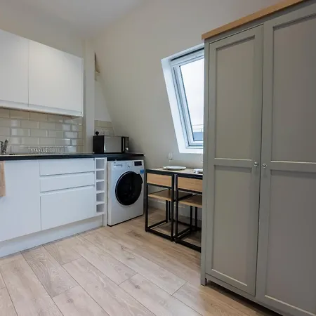 Modern Studio Flat With Balcony In Heart Of London Exterior photo
