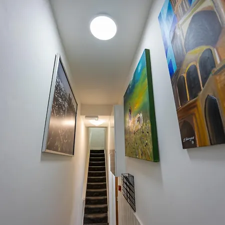 Modern Studio Flat With Balcony In Heart Of London Exterior photo